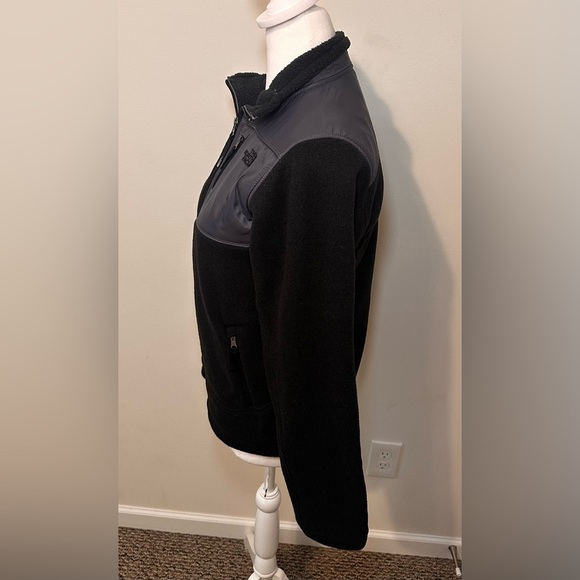 The North Face Boys Black and Gray Jacket Size Large - Picture 2 of 5